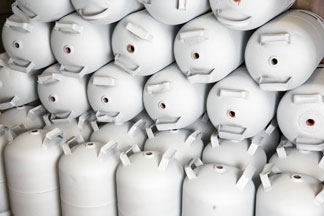 Gas cylinder refurbishment preparation